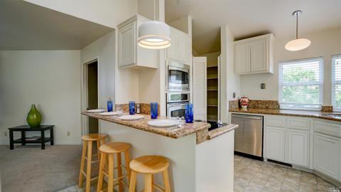 2800 Iris Ct, Fairfield, CA 94533 photo 4