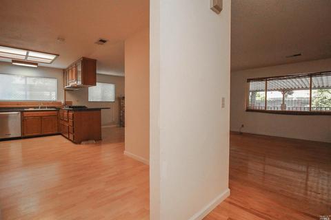 249 Holly Dr, Fairfield, CA 94533 photo 6