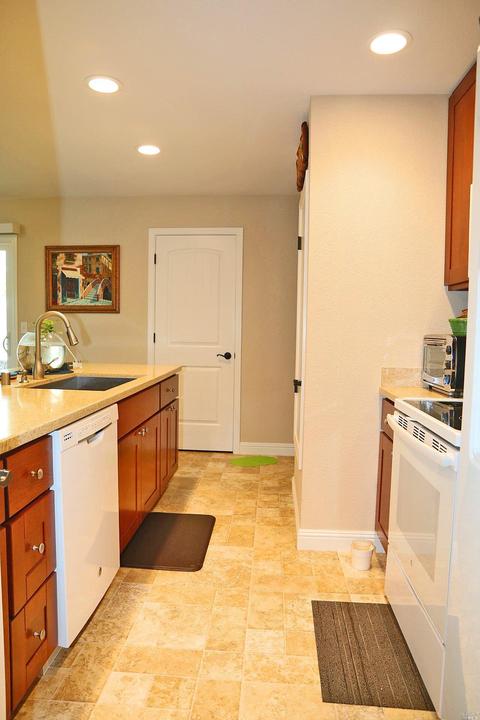 1012 Flicker Ln, Fairfield, CA 94533 photo 13