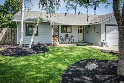 542 Deodara St, Vacaville, CA 95688 photo 2