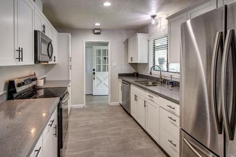 542 Deodara St, Vacaville, CA 95688 photo 5