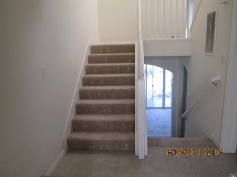 300 Locust Dr #34, Vallejo, CA 94591 photo 2