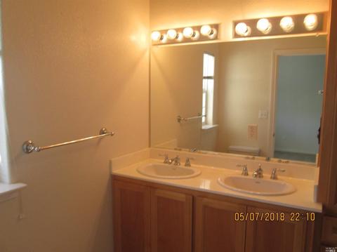300 Locust Dr #34, Vallejo, CA 94591 photo 10