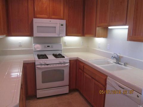 300 Locust Dr #34, Vallejo, CA 94591 photo 3