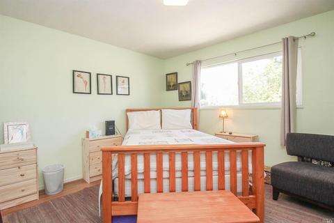 460 Gillcrest Ave, Vallejo, CA 94591 photo 12