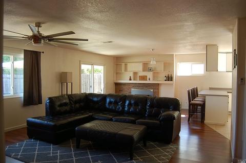 313 Springvalley Dr, Vacaville, CA 95687 photo 2