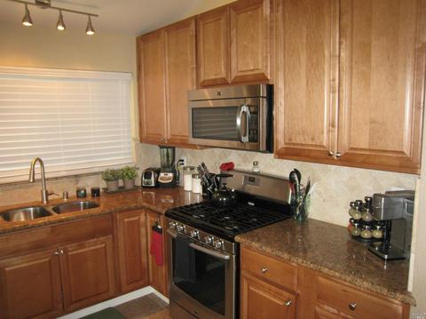 929 Bartlett Pl, Windsor, CA 95492 photo 3