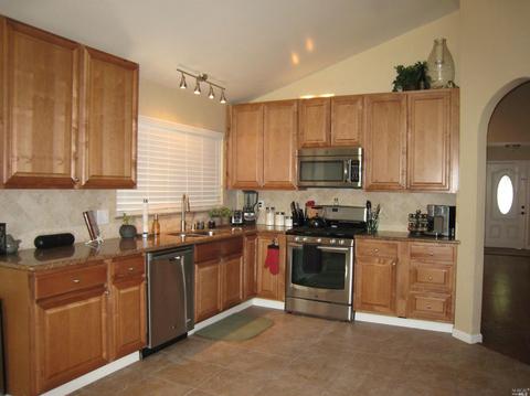 929 Bartlett Pl, Windsor, CA 95492 photo 4