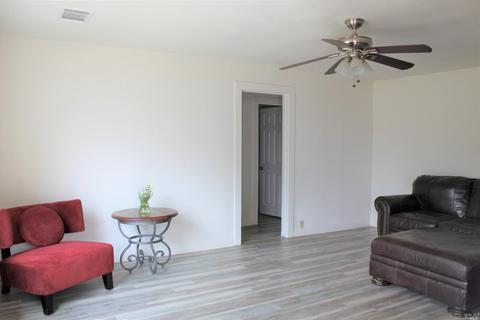 460 D St, Dixon, CA 95620 photo 2