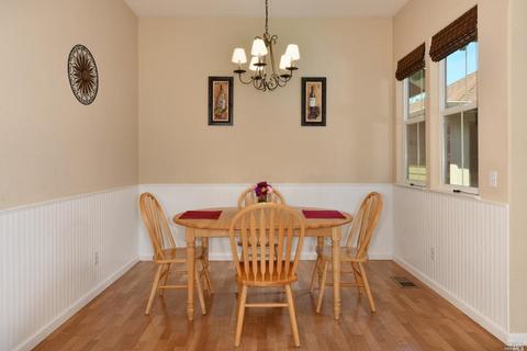 453 Riesling St, Cloverdale, CA 95425 photo 4