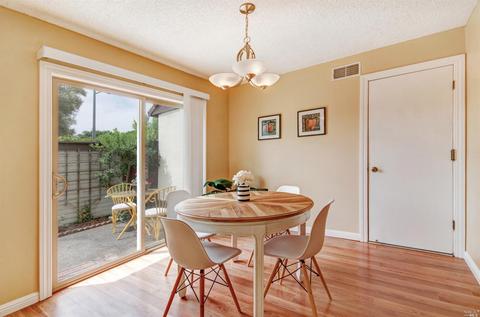 53 Vineyard Cir, Sonoma, CA 95476 photo 4