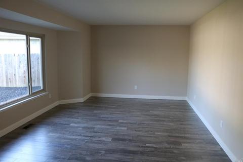 2453 Carnation Dr, Fairfield, CA 94533 photo 5