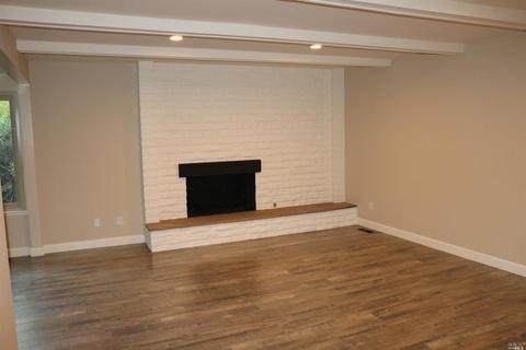 2453 Carnation Dr, Fairfield, CA 94533 photo 3