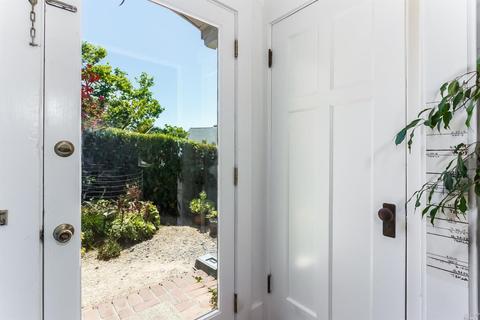 264 B St, Vallejo, CA 94590 photo 4