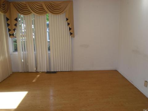 654 Russell St, Vallejo, CA 94591 photo 3