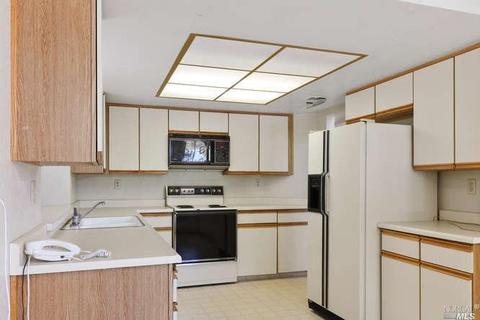 285 Longridge Dr, Vallejo, CA 94591 photo 3