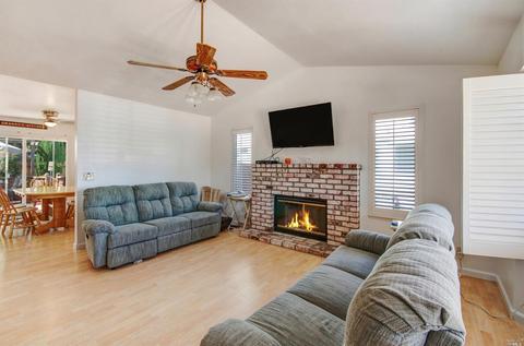 34 Gilbert Way, Cotati, CA 94931 photo 2