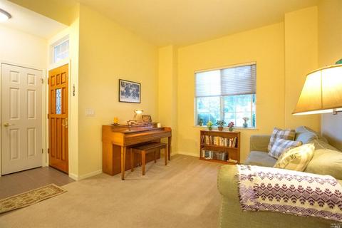 249 Sungate Ct, Vacaville, CA 95688 photo 5