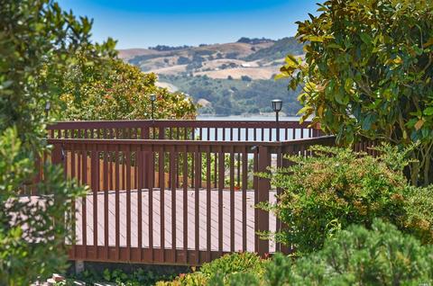 135 Chesapeake Dr, Vallejo, CA 94591 photo 4