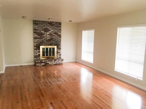 310 Valencia St, Vallejo, CA 94591 photo 6