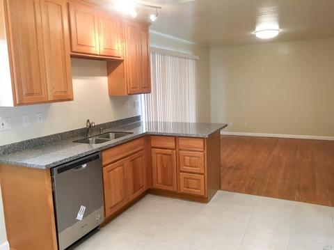 310 Valencia St, Vallejo, CA 94591 photo 4