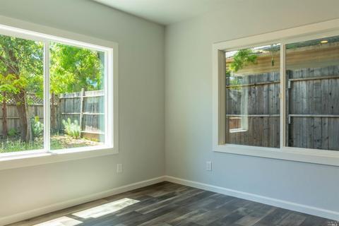 703 Dora Ave, Ukiah, CA 95482 photo 8