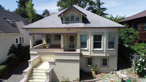 415 Walnut St, Petaluma, CA 94952 photo 3