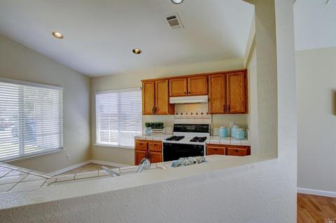 945 Regina Way, Dixon, CA 95620 photo 8