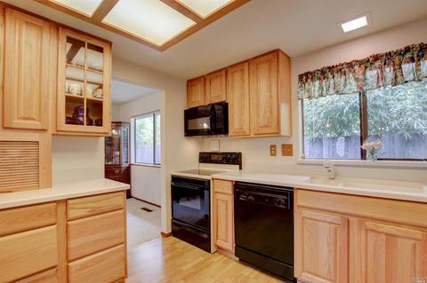 7401 Walnut Ln, Sebastopol, CA 95472 photo 9