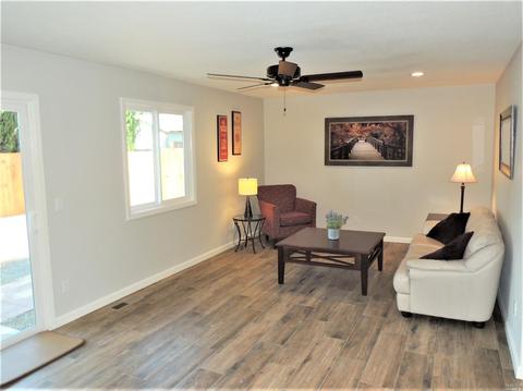848 Vivian Ct, Windsor, CA 95492 photo 3