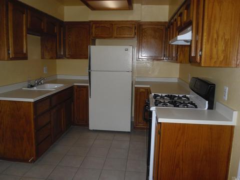 1044 Western Ave, Vallejo, CA 94591 photo 2