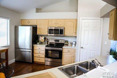508 Iris Ct, Benicia, CA 94510 photo 6