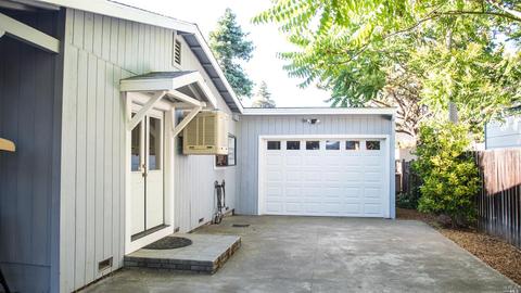 192 Cherry St, Ukiah, CA 95482 photo 2