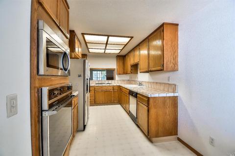 9506 Lakewood Dr, Windsor, CA 95492 photo 17