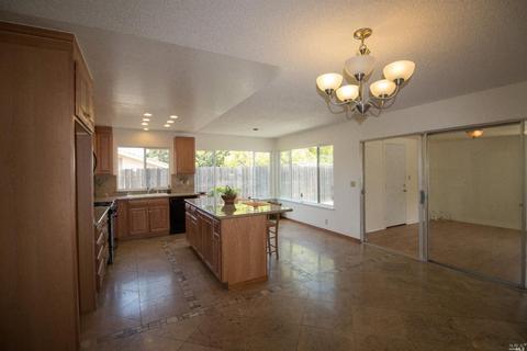 170 Bluebird Ct, Vallejo, CA 94591 photo 6