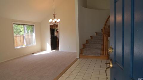 6177 Marsi Ct, Windsor, CA 95492 photo 2