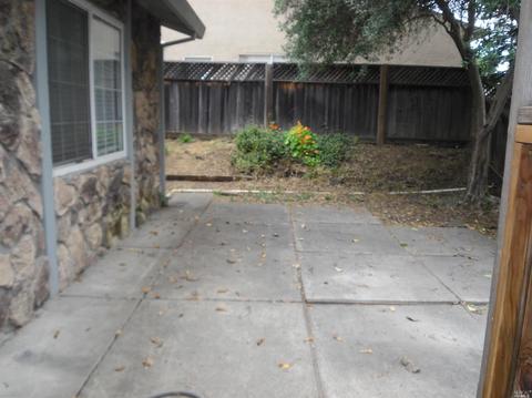 207 Valencia St, Vallejo, CA 94591 photo 2