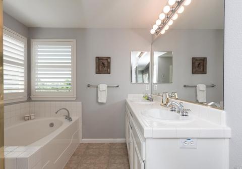 8376 Trione Cir, Windsor, CA 95492 photo 23