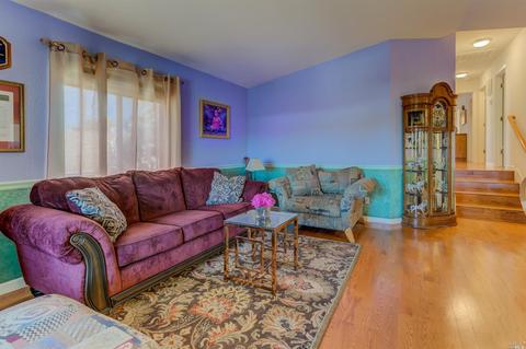 605 E L St, Benicia, CA 94510 photo 2