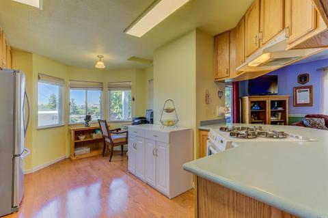 605 E L St, Benicia, CA 94510 photo 8