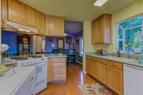 605 E L St, Benicia, CA 94510 photo 9