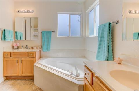605 E L St, Benicia, CA 94510 photo 25
