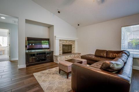 1700 Misfeldt St, Dixon, CA 95620 photo 3