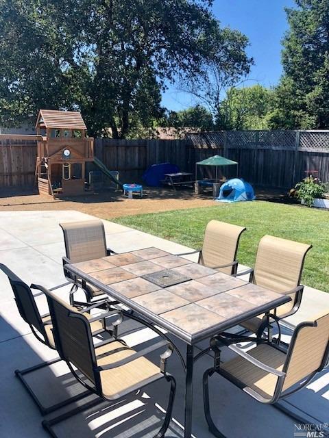 937 Starr View Dr, Windsor, CA 95492 photo 17