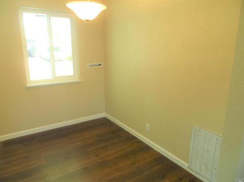 218 E Utah St, Fairfield, CA 94533 photo 9