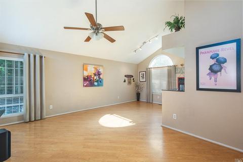 7024 Edinburgh Ct, Windsor, CA 95492 photo 3