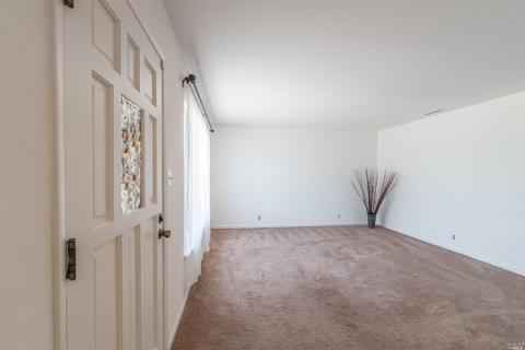 143 Mesa Verde St, Vallejo, CA 94589 photo 4
