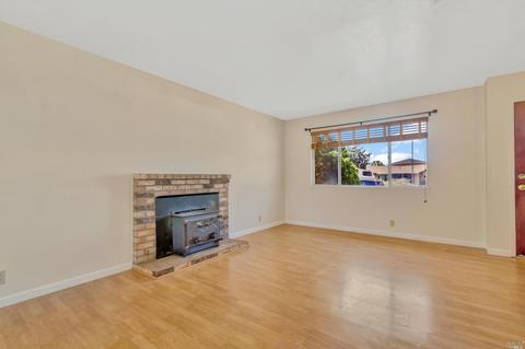 2143 Strauss Dr, Fairfield, CA 94533 photo 5