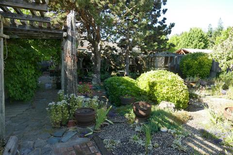 110 Fairview Dr, Napa, CA 94559 photo 11
