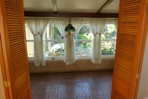110 Fairview Dr, Napa, CA 94559 photo 4